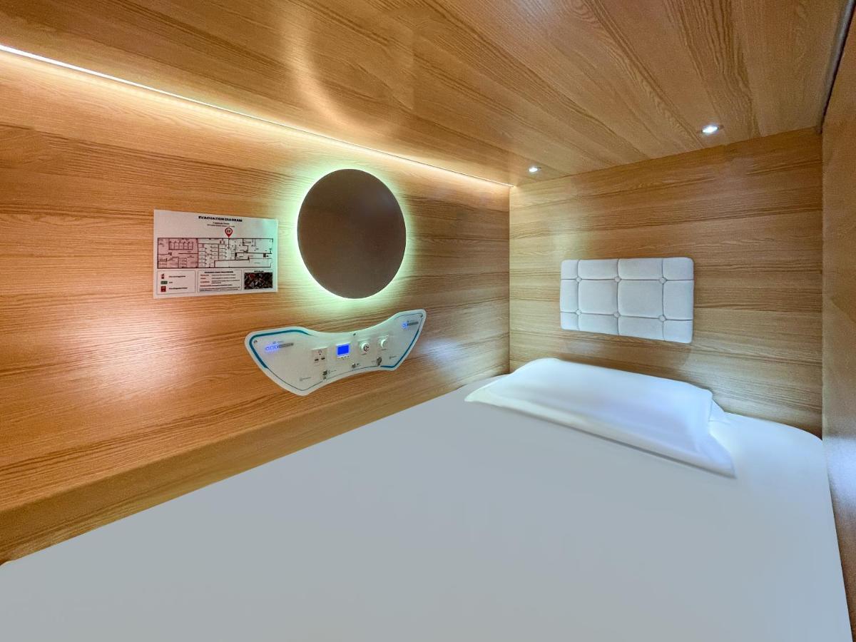 Airone Capsule Hotel هوبارت المظهر الخارجي الصورة
