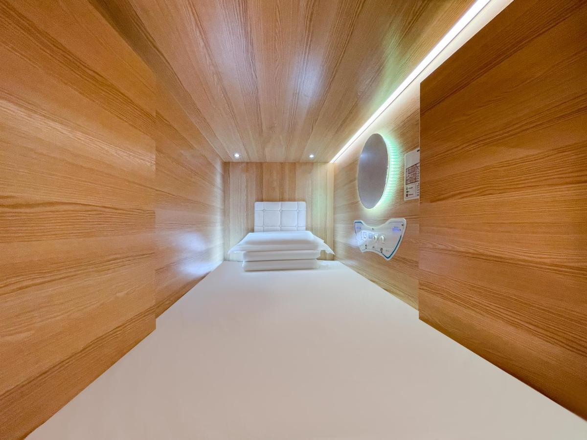 Airone Capsule Hotel هوبارت المظهر الخارجي الصورة